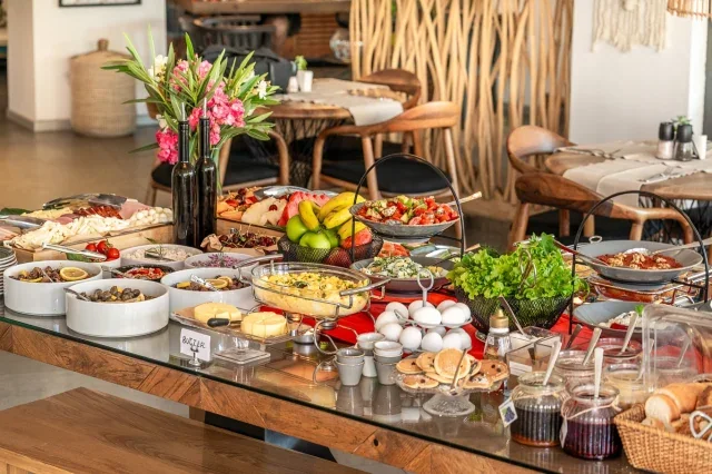 We wanted you to know that your breakfast is prepared with love for you 🌸 There is a taste for everyone at this table 🤍🍳🥑🥒🥙🧇🍅🥪☕️🎂🍯 
 
#breakfast #kalkanturkey #boutiquehotel #kaputaş