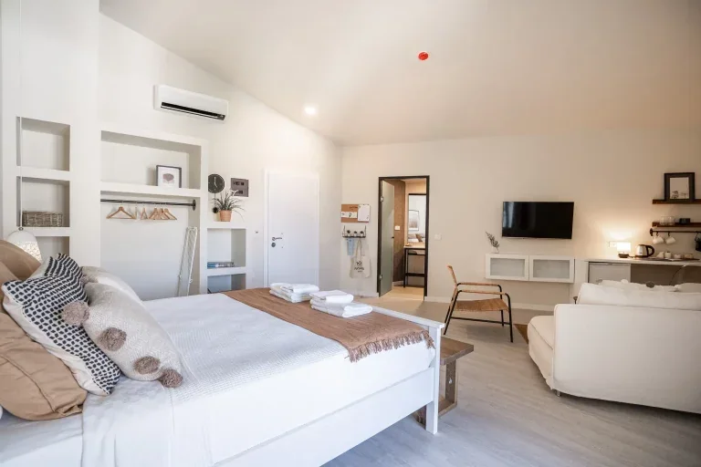 King Suite with Pool View - Payava Hotel Kalkan (photo 8)